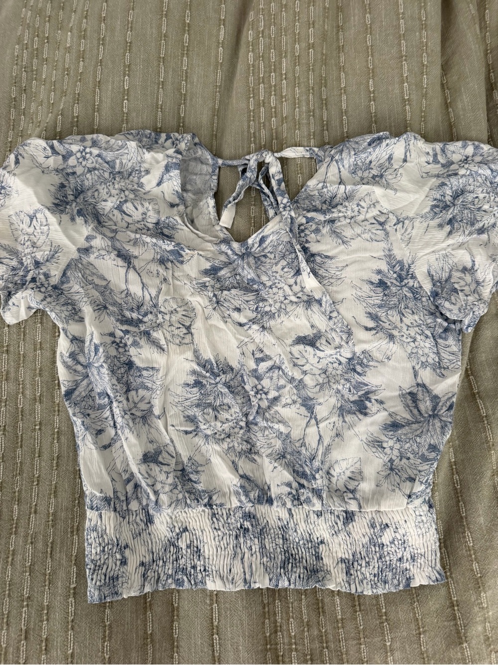 Paper Crane Women's Blue Floral Smocked-Waist Top